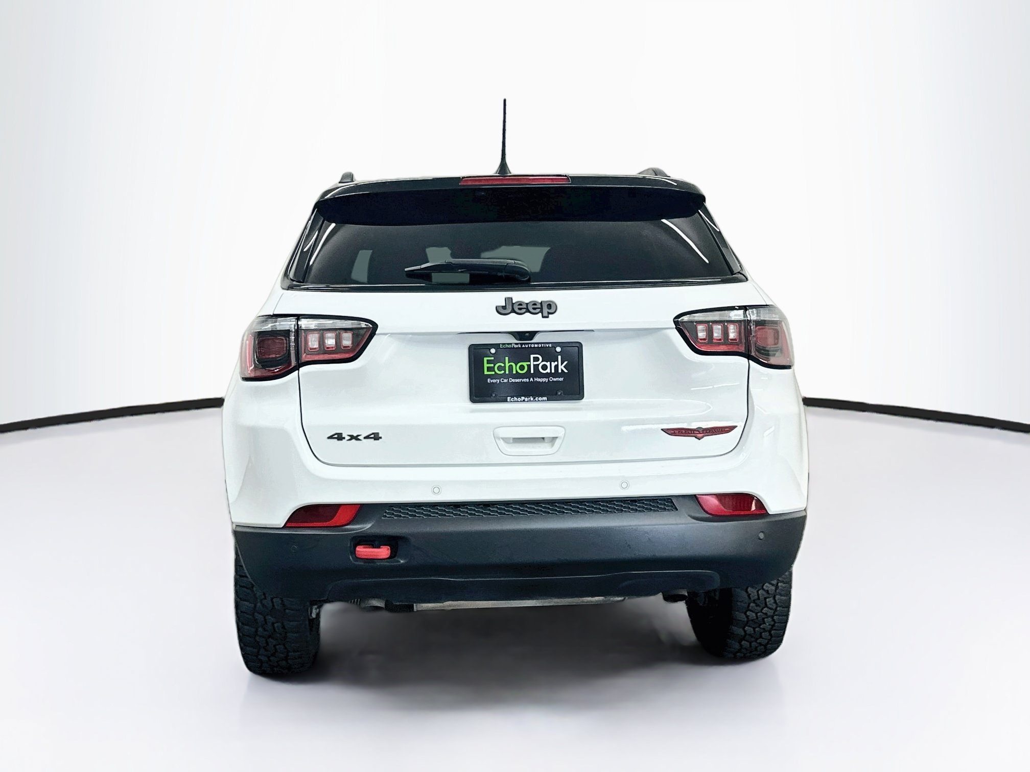 Used 2025 Jeep Compass Trailhawk AWD/4WD image 7