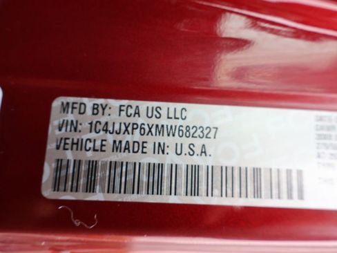 Used 2021 Jeep Wrangler Unlimited Sahara w/ Cold Weather Group image 40