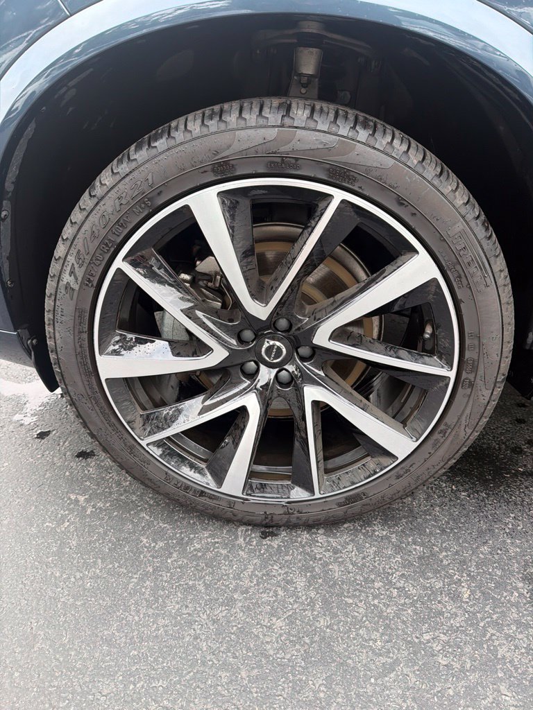 Used 2025 Volvo XC90 B5 Plus w/ Protection Package AWD/4WD image 4