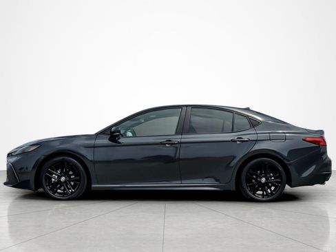 Used 2025 Toyota Camry SE FWD image 2