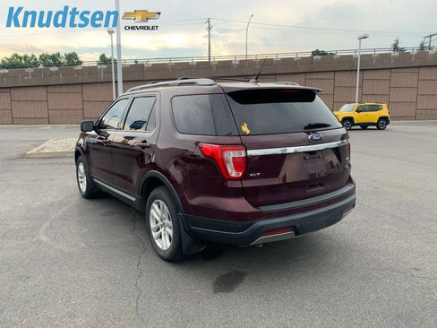Used 2019 Ford Explorer XLT w/ Equipment Group 202A AWD/4WD image 5