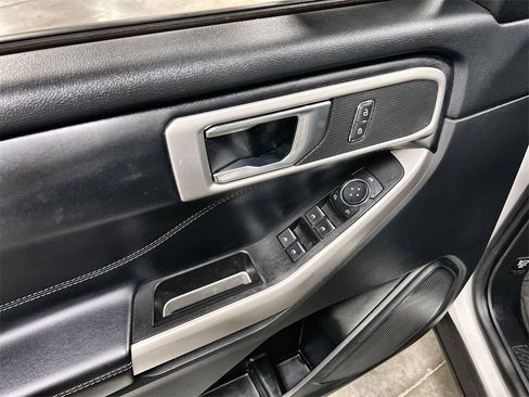 Used 2022 Ford Explorer XLT w/ Equipment Group 202A image 14