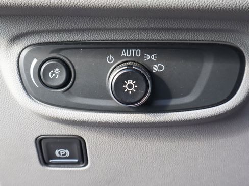 Used 2020 GMC Terrain SLE w/ Driver Convenience Package image 17