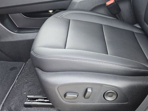 New 2026 Chevrolet Traverse LT FWD image 24