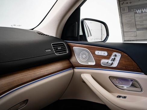 New 2026 Mercedes-Benz GLS 450 4MATIC image 43