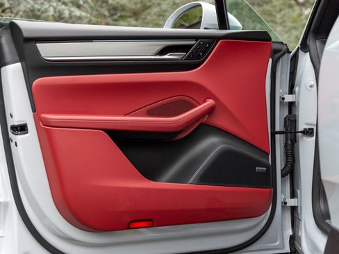 Certified 2024 Porsche Macan 4 Electric image 21