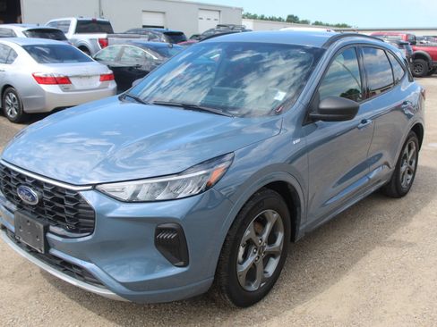 Used 2024 Ford Escape ST-Line w/ Tech Pack #1 FWD image 2