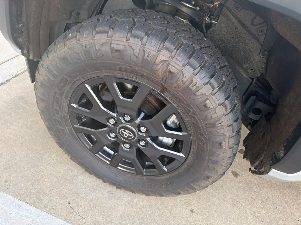 Used 2025 Toyota 4Runner SR5 AWD/4WD image 28