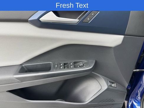 Certified 2022 Volkswagen Taos SE image 8