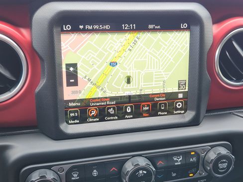 Used 2023 Jeep Wrangler Unlimited Rubicon w/ Cold Weather Group AWD/4WD image 6