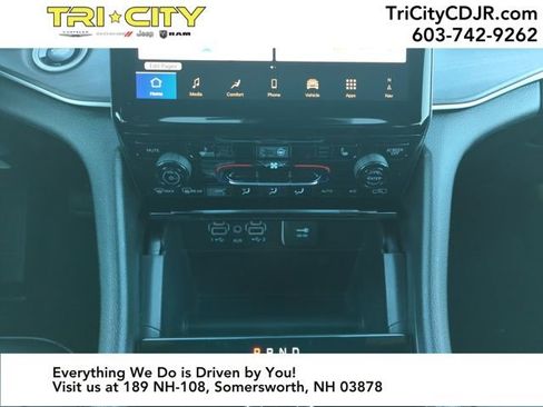 New 2025 Jeep Grand Cherokee Limited image 17