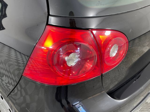 Used 2007 Volkswagen Rabbit 2-Door FWD image 16