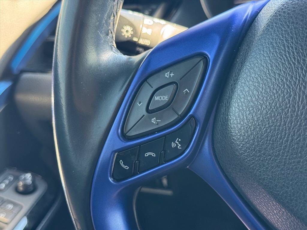 Used 2019 Toyota C-HR XLE FWD image 16