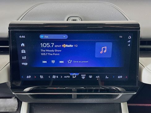 Used 2024 Lincoln Nautilus Premier image 21