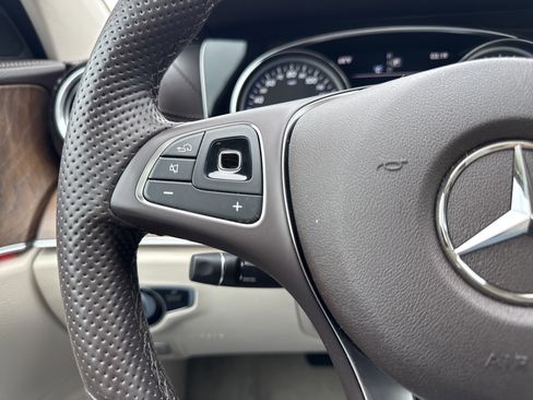 Used 2018 Mercedes-Benz E 300 4MATIC w/ Premium 1 Package image 27