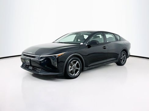 Used 2025 Kia K4 FWD image 3