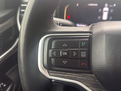 Used 2024 Jeep Wagoneer L Series II w/ Flexible Seating Group image 17