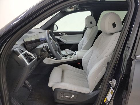 Used 2025 BMW X5 xDrive50e w/ M Sport Package image 7