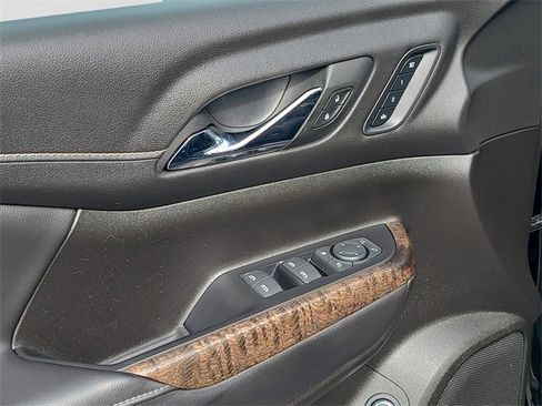 Used 2023 GMC Acadia Denali w/ Denali Technology Package image 22