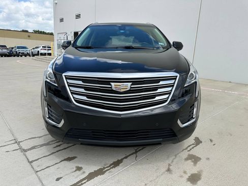 Used 2019 Cadillac XT5 Luxury FWD image 2