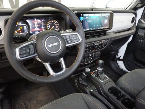 Used 2024 Jeep Wrangler Sahara w/ Safety Group image 9