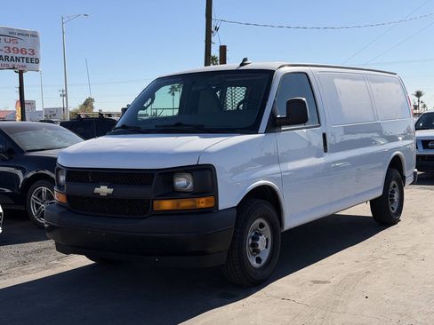 Used 2017 Chevrolet Express 2500 image 1
