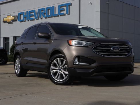 Used 2019 Ford Edge Titanium w/ Cargo Accessory Package image 3