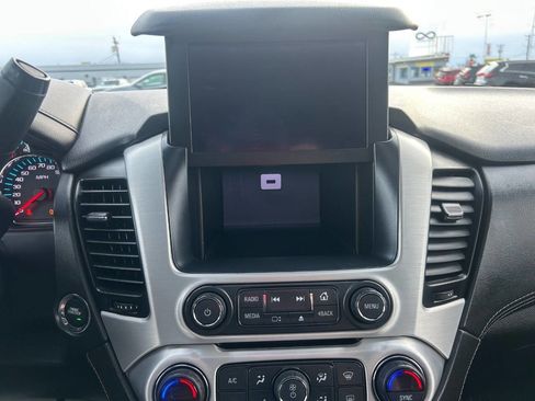 Used 2017 GMC Yukon XL SLT w/ Open Road Package image 18