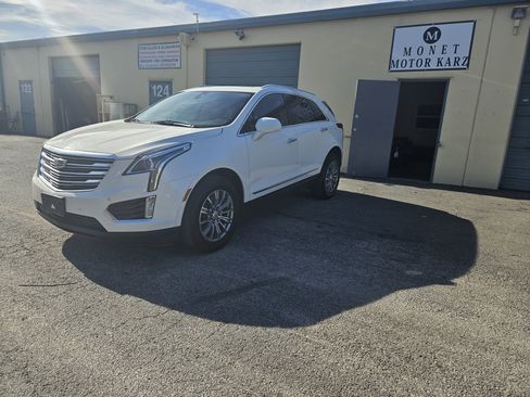 Used 2017 Cadillac XT5 Luxury w/ Driver Awareness Package image 8