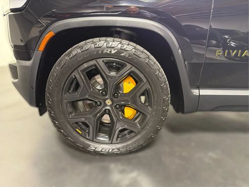 Used 2023 Rivian R1S Adventure Dual AWD/4WD image 20