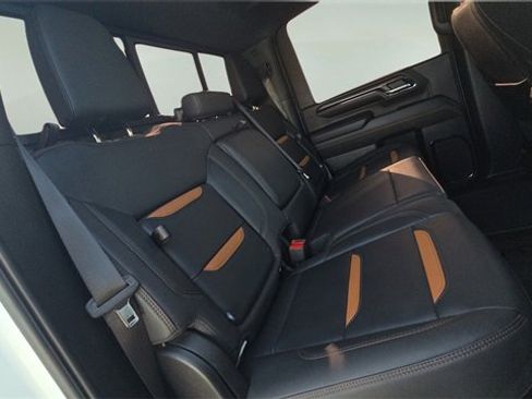 Used 2024 GMC Sierra 2500 AT4 w/ AT4 Preferred Package image 18