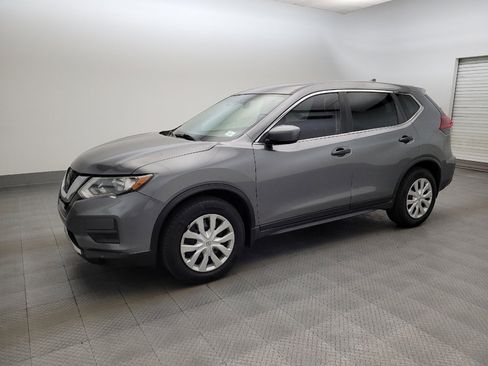 Used 2020 Nissan Rogue S FWD image 2