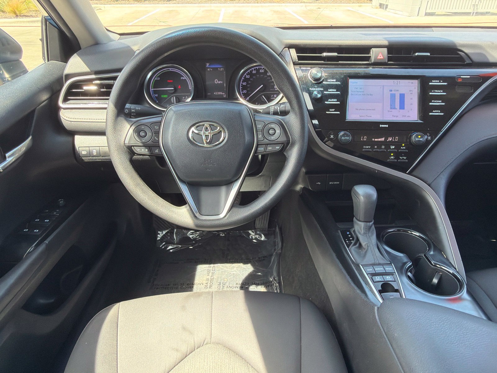 Used 2020 Toyota Camry LE FWD image 17
