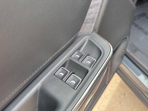 Used 2024 Rivian R1S Adventure AWD/4WD image 11