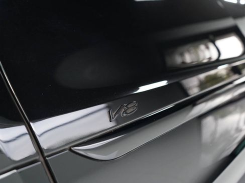 Used 2022 Bentley Bentayga AWD/4WD image 12