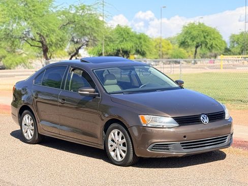 Used 2011 Volkswagen Jetta SE FWD image 7