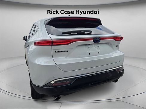 Used 2024 Toyota Venza Nightshade image 6