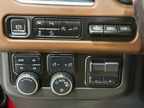 Used 2021 Chevrolet Suburban High Country w/ Premium Package AWD/4WD image 38