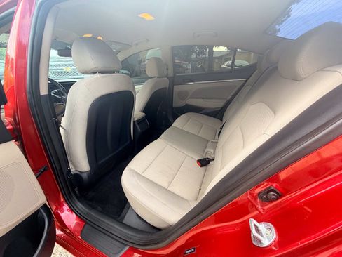 Used 2017 Hyundai Elantra SE FWD image 11