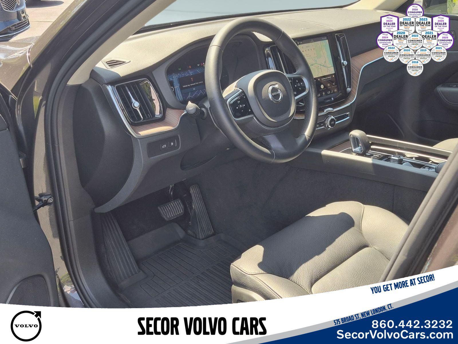 Used 2024 Volvo XC60 T8 Plus w/ Climate Package AWD/4WD image 13