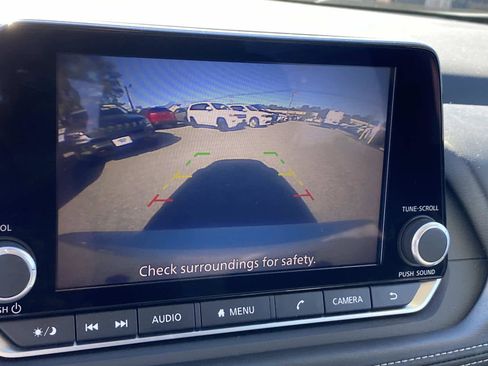 Used 2024 Nissan Rogue SV image 13