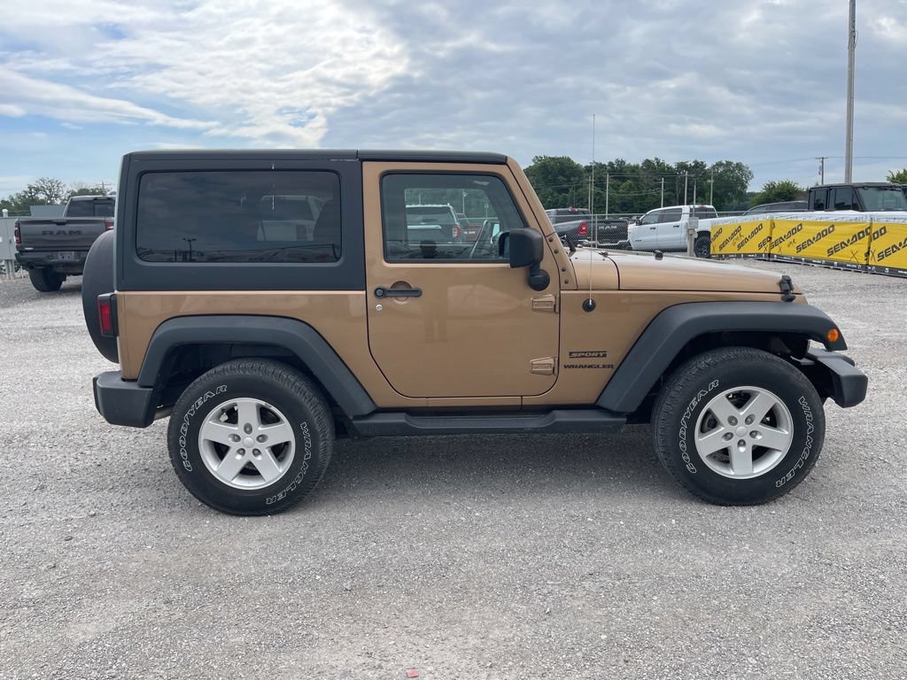 Used 2015 Jeep Wrangler Sport w/ Quick Order Package 24S AWD/4WD image 2