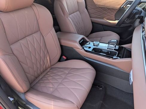 New 2025 Mitsubishi Outlander SEL image 6