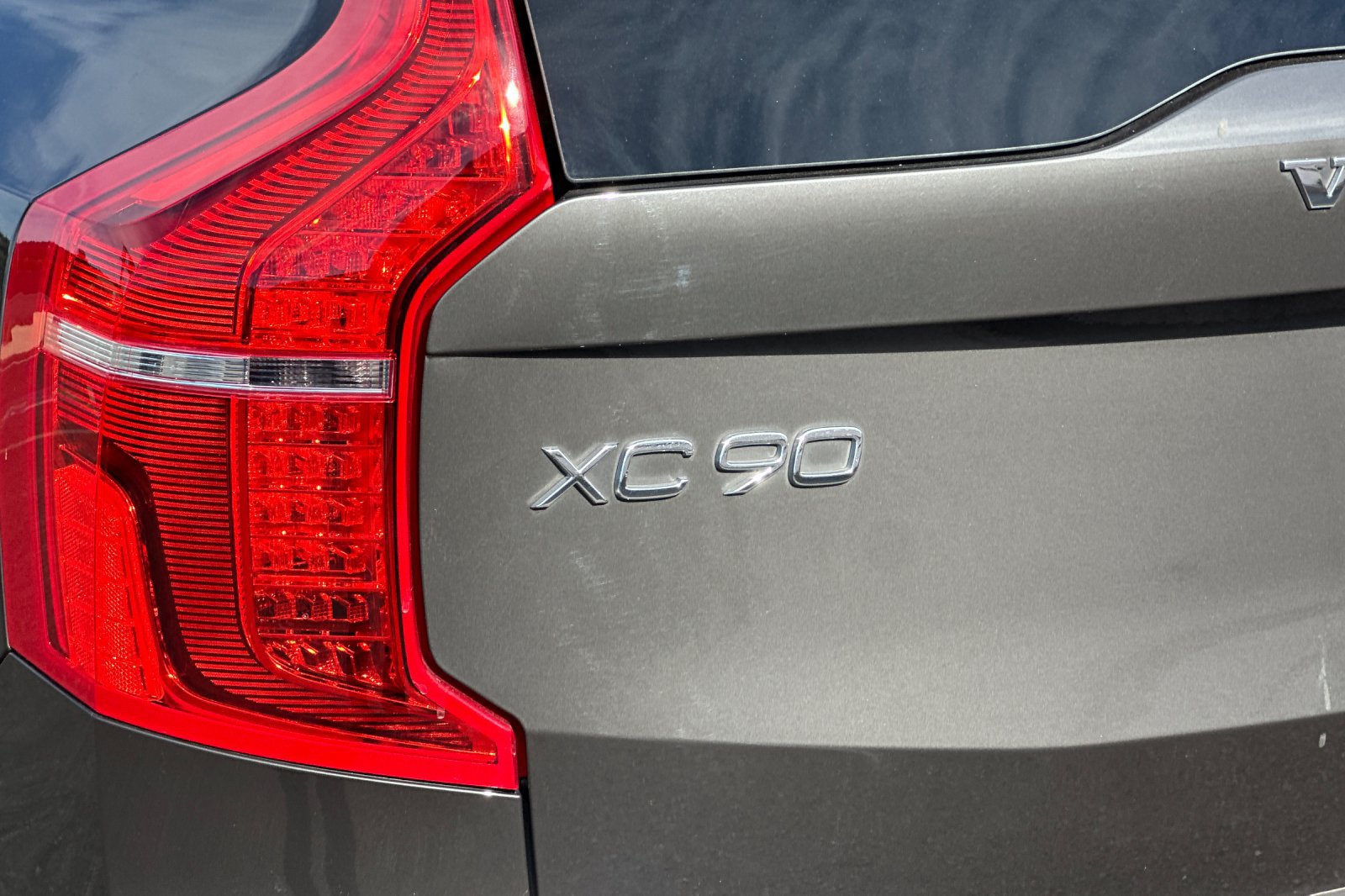 Certified 2023 Volvo XC90 B6 Plus w/ Protection Package Premier AWD/4WD image 13