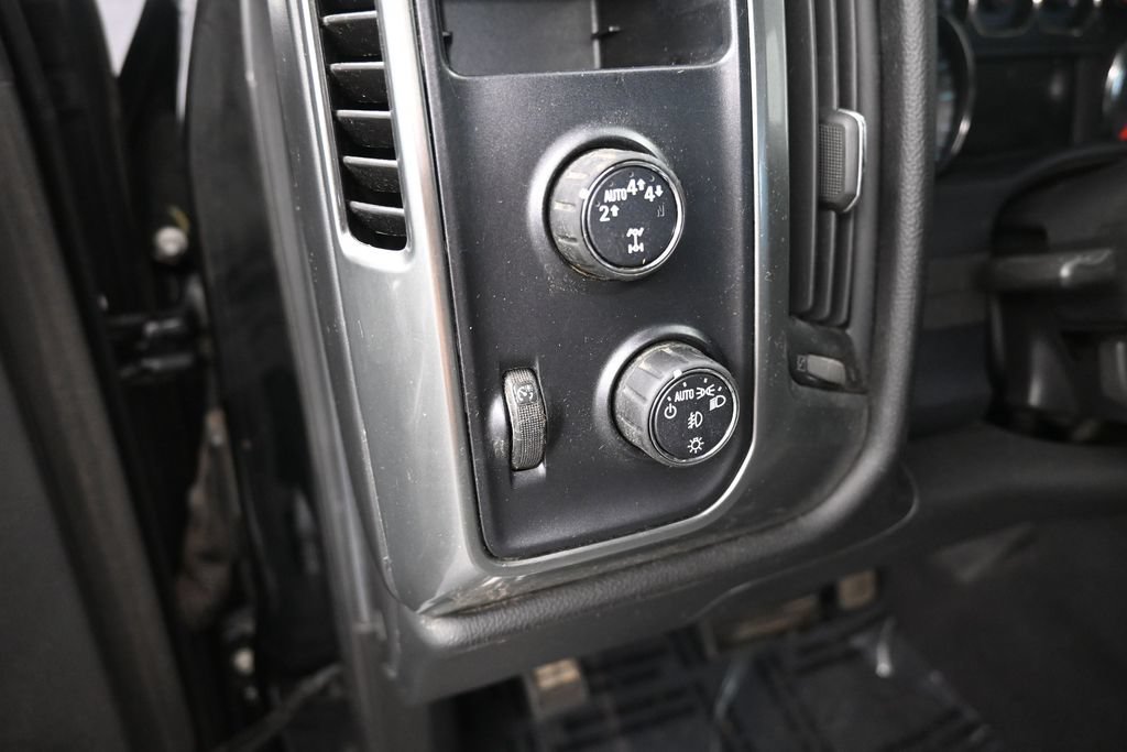 Used 2018 Chevrolet Silverado 1500 LT w/ All Star Edition AWD/4WD image 25