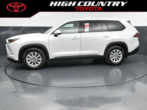 New 2026 Toyota Grand Highlander XLE FWD image 2