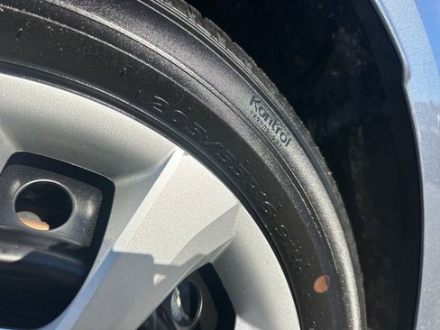 Used 2025 Toyota Corolla LE image 27