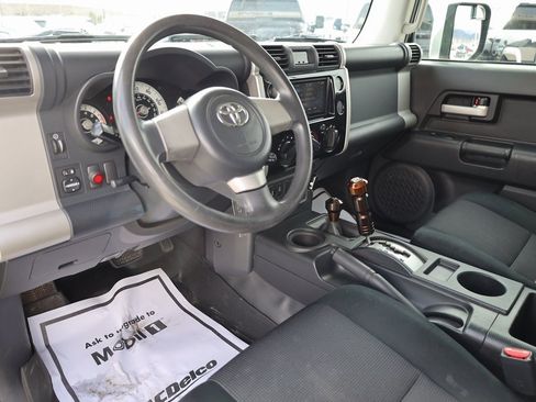 Used 2007 Toyota FJ Cruiser Base image 12