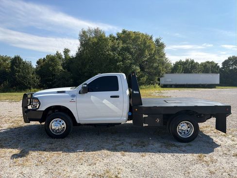 Used 2026 RAM 3500 Tradesman w/ Chrome Appearance Group AWD/4WD image 2