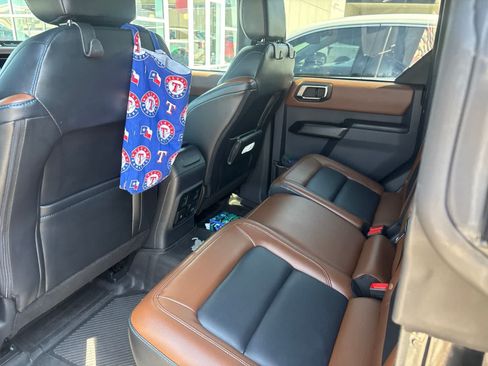 Used 2024 Ford Bronco Outer Banks AWD/4WD image 8